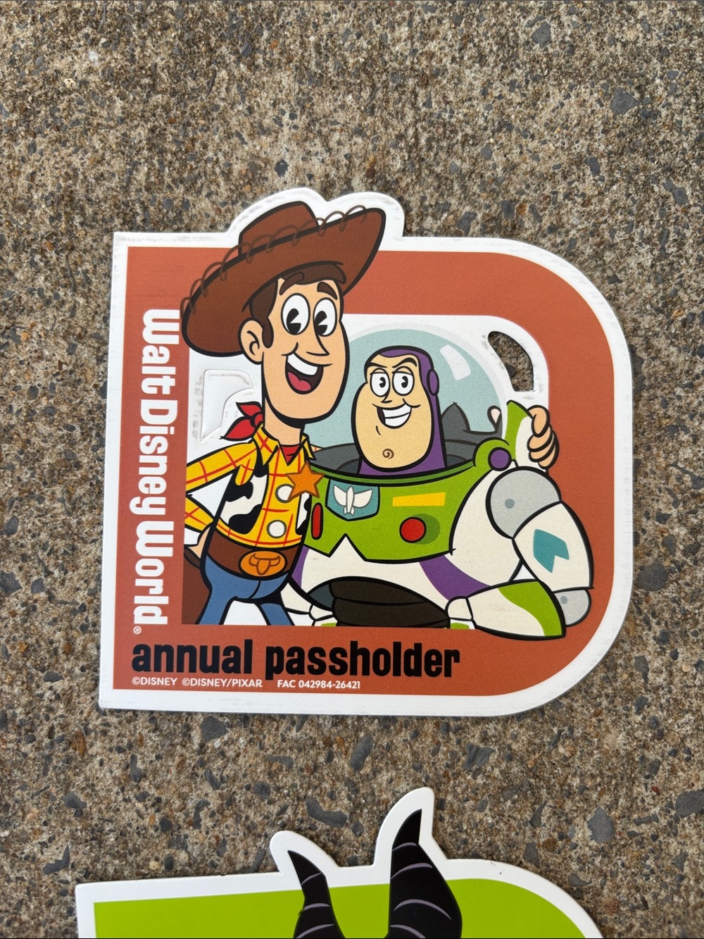 Disney Annual Passholder magnets (4) - Picture 5 of 6